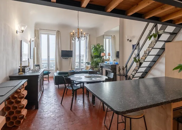 A 50M Et Face A La Mer, Proche Vieux Port -4 A 5 Pers - Classe 4 Etoiles - 80M2