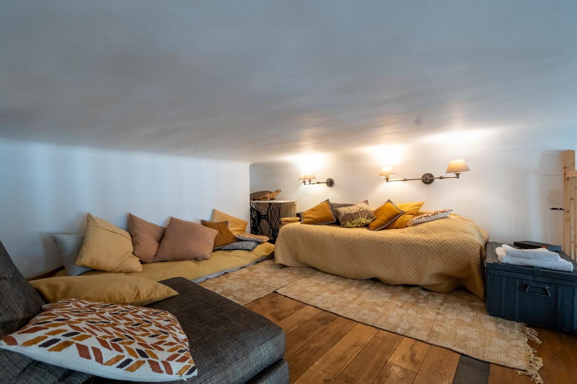 Apartment A 50m Et Face A La Mer, Proche Vieux Port -4 A 5 Pers - Classe 4 Etoiles - 80m2 Marseilles