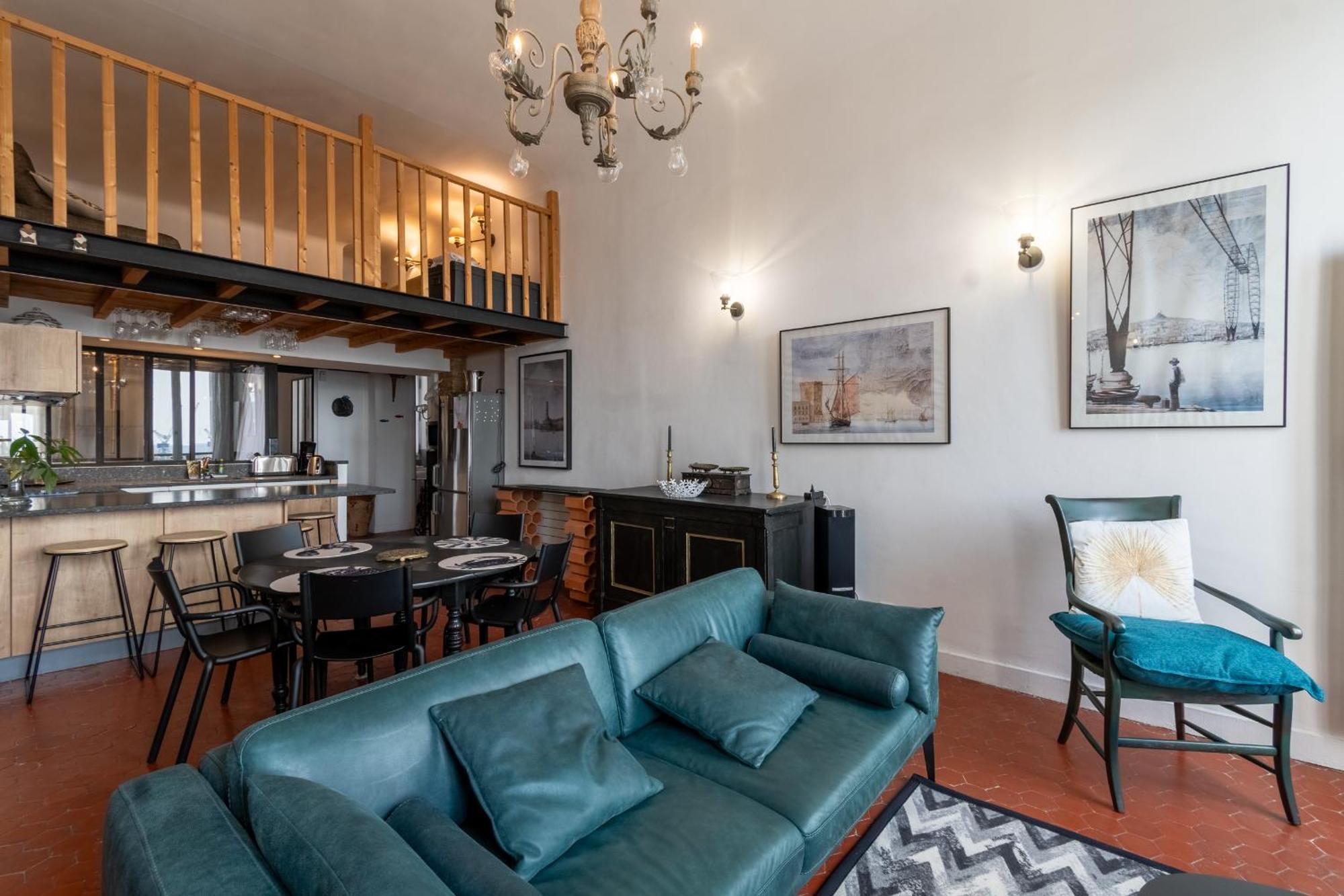 A 50m Et Face A La Mer, Proche Vieux Port -4 A 5 Pers - Classe 4 Etoiles - 80m2 Apartment Marseilles